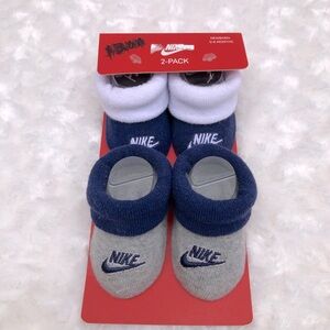 Nike Newborn Booties 2-Pack NWOT